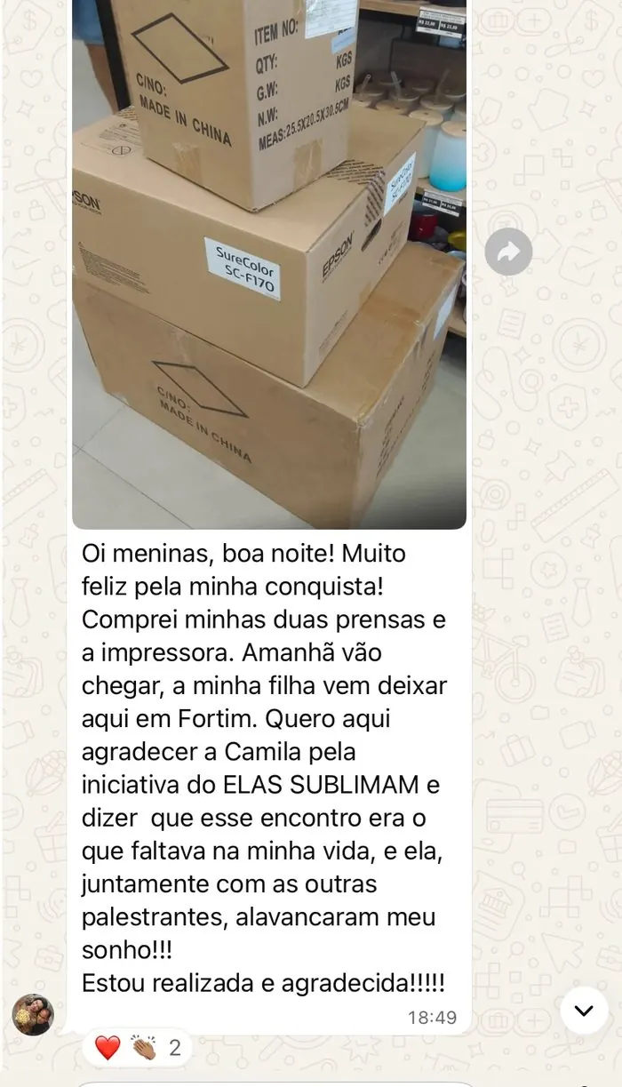 Aluna comemorando a compra dos equipamentos após o Elas Sublimam